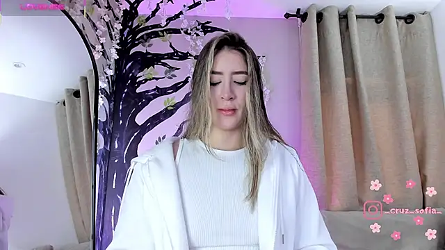  AlejaCruz  online show from 02/01/26, 12:15