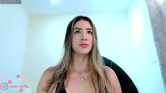  AlejaCruz  online show from 02/20/26, 05:57