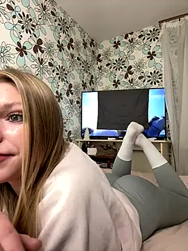 Snapshot of adel_secret chatting on 11/11/25, 08:31 adel secret online show from 11/11/25, 08:31