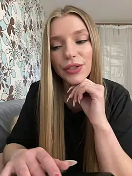 adel secret online show from 04/06/26, 08:21