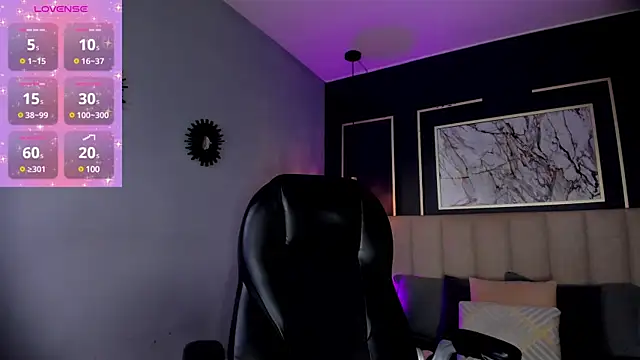 Snapshot of Lissy__Dream chatting on 12/13/24, 10:55 Lissy  Dream online show from 12/13/24, 10:55