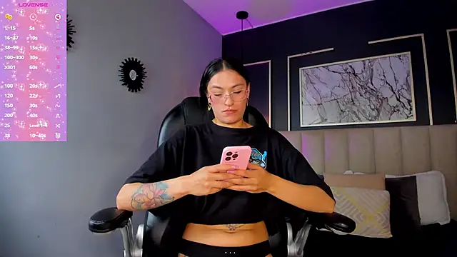 Snapshot of Lissy__Dream chatting on 02/05/25, 10:01 Lissy  Dream online show from 02/05/25, 10:01