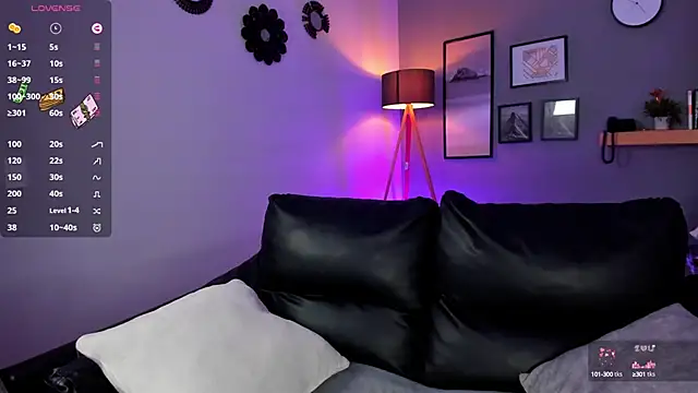 Snapshot of Lissy__Dream chatting on 10/10/25, 11:37 Lissy  Dream online show from 10/10/25, 11:37