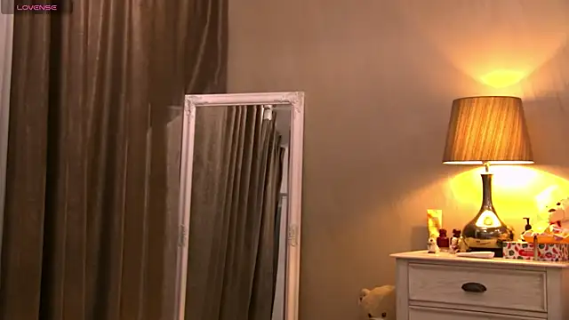 Snapshot of GinaMence chatting on 03/19/25, 04:47 GinaMence online show from 03/19/25, 04:47