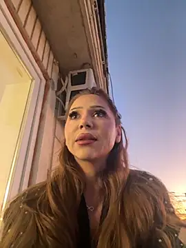 Snapshot of GinaMence chatting on 09/18/25, 04:42 GinaMence online show from 09/18/25, 04:42