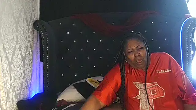 Snapshot of msyvette1970@xh chatting on 12/10/24, 03:55 msyvette1970xh online show from 12/10/24, 03:55