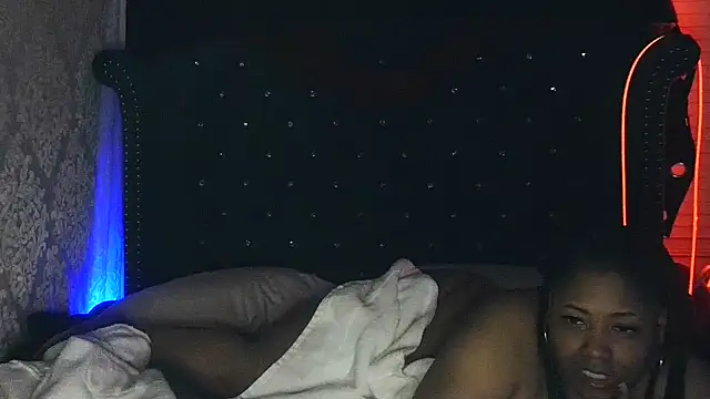 Snapshot of msyvette1970@xh chatting on 12/13/24, 11:02 msyvette1970xh online show from 12/13/24, 11:02