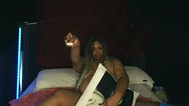 Snapshot of msyvette1970@xh chatting on 10/26/25, 11:20 msyvette1970xh online show from 10/26/25, 11:20