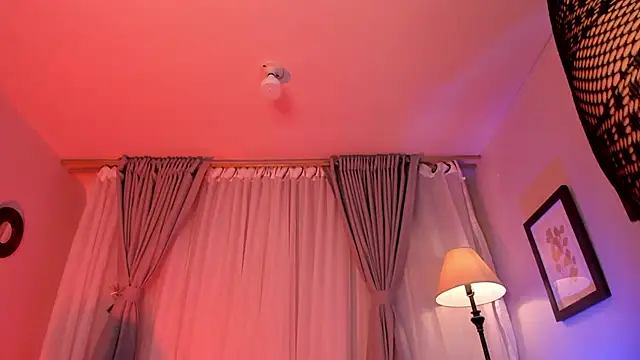 Violetta Nur online show from 10/10/25, 12:42