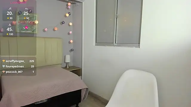 Snapshot of ema_saenz chatting on 02/27/25, 10:53 ema saenz online show from 02/27/25, 10:53