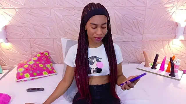 Snapshot of Amarantha_love69 chatting on 09/29/25, 02:00 Amarantha love69 online show from 09/29/25, 02:00