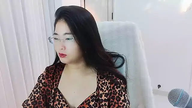 Floor oo online show from 09/18/25, 02:52