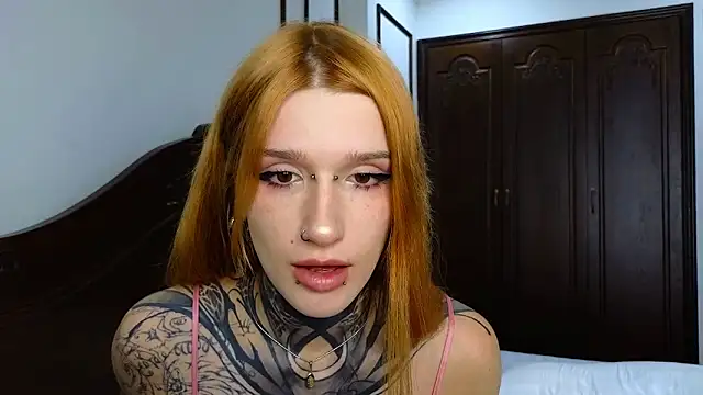 Snapshot of SophieInkk chatting on 05/15/26, 03:35 SophieInkk online show from 05/15/26, 03:35