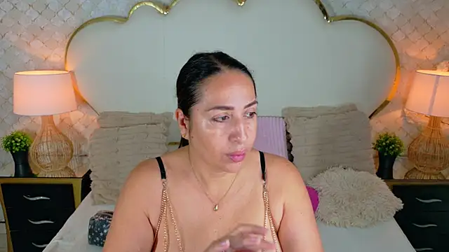 Snapshot of MayraVegas chatting on 07/30/26, 01:32 MayraVegas online show from 07/30/26, 01:32
