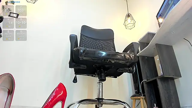 victoria Christie online show from 10/05/25, 10:24