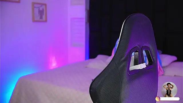 Snapshot of Marianamonroe_ chatting on 04/12/26, 11:37 Marianamonroe online show from 04/12/26, 11:37