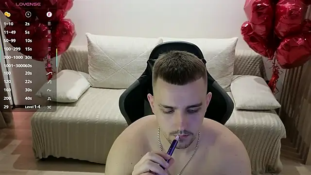 Snapshot of Larstar01 chatting on 11/01/25, 11:51 Larstar01 online show from 11/01/25, 11:51