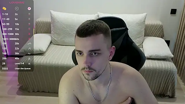 Snapshot of Larstar01 chatting on 11/19/25, 08:20 Larstar01 online show from 11/19/25, 08:20