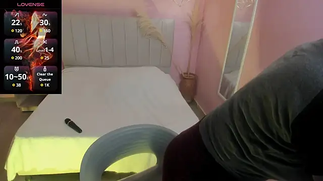 tiffani  love online show from 01/10/25, 12:36