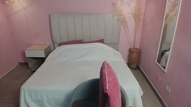 tiffani  love online show from 01/17/25, 12:31