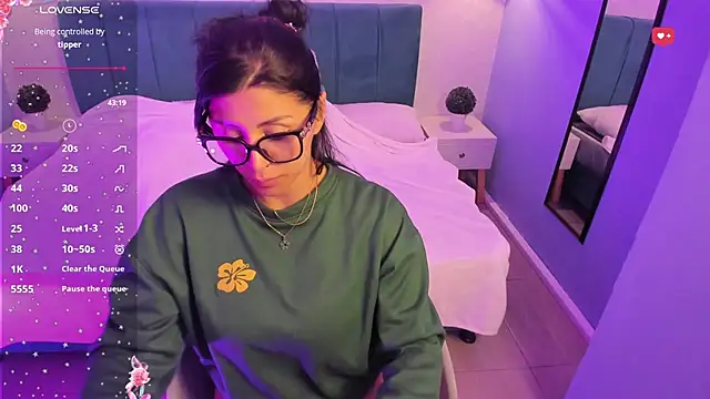 tiffani  love online show from 02/17/25, 04:59