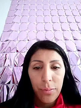 Snapshot of tiffani__love chatting on 04/05/26, 04:48 tiffani love online show from 04/05/26, 04:48