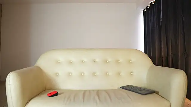 Emi latingirl online show from 01/10/26, 08:54