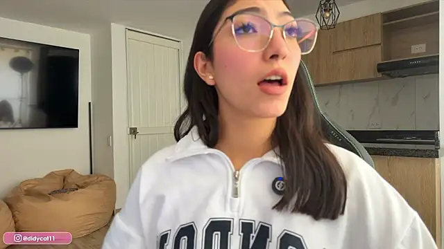 MarianaBranzz online show from 02/26/26, 05:45