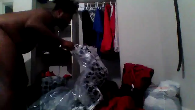 Snapshot of bigdick5157 chatting on 10/06/25, 10:51 bigdick5157 online show from 10/06/25, 10:51