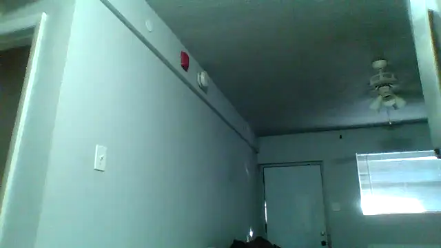 Snapshot of bigdick5157 chatting on 10/15/25, 10:32 bigdick5157 online show from 10/15/25, 10:32