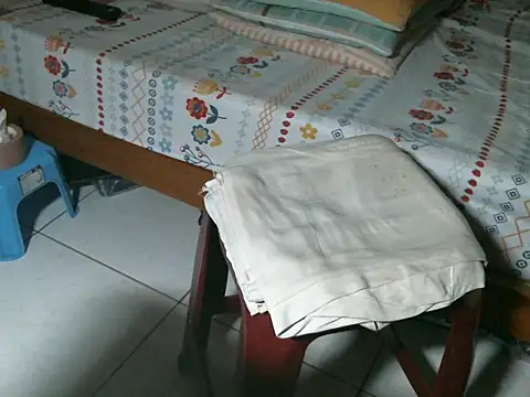 triangle0623 online show from 09/19/25, 10:49