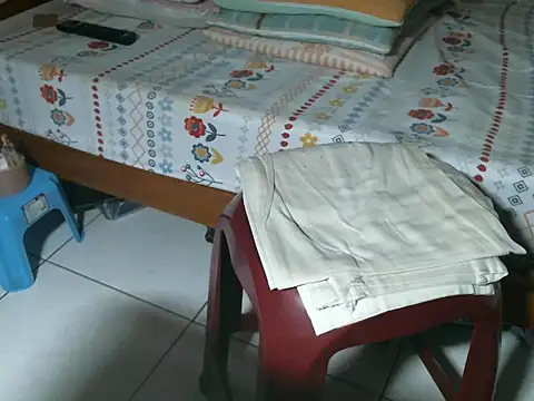 triangle0623 online show from 10/09/25, 10:24