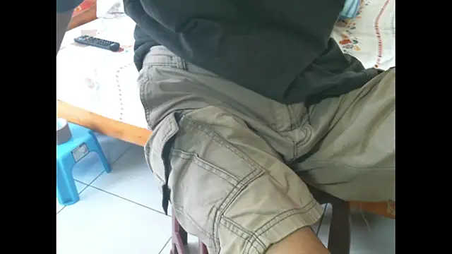 Snapshot of triangle0623 chatting on 08/01/26, 06:56 triangle0623 online show from 08/01/26, 06:56