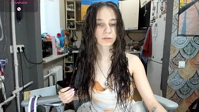 Snapshot of _Nika_Kik chatting on 04/22/26, 04:08 Nika Kik online show from 04/22/26, 04:08