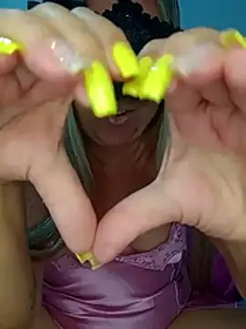 Snapshot of titiasexy chatting on 11/25/25, 12:05 titiasexy online show from 11/25/25, 12:05