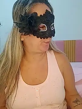 Snapshot of titiasexy chatting on 04/20/26, 05:48 titiasexy online show from 04/20/26, 05:48