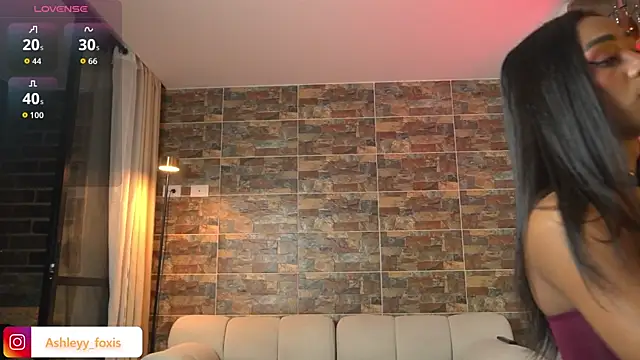 Snapshot of Ashleey_Fox chatting on 11/22/25, 01:37 Ashleey Fox online show from 11/22/25, 01:37