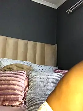 Nicole Liam  online show from 10/19/25, 01:34