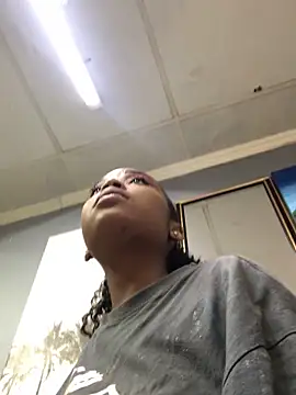 Nicole Liam  online show from 12/03/25, 12:58