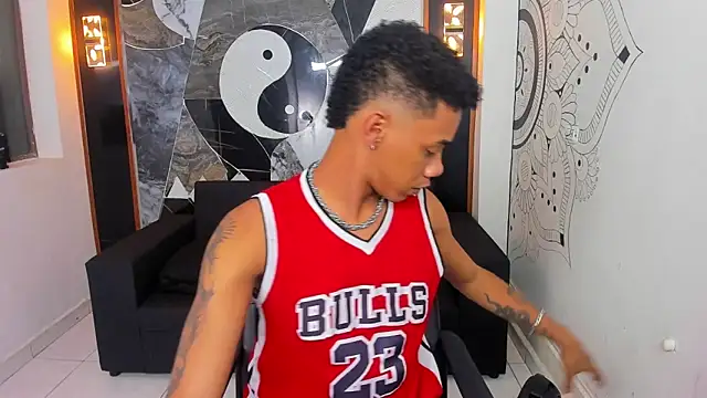 Snapshot of Hottwinkguys chatting on 02/05/25, 11:28 Hottwinkguys online show from 02/05/25, 11:28