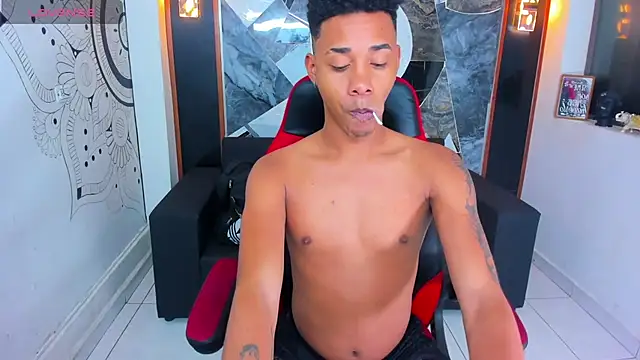 Snapshot of Hottwinkguys chatting on 03/05/25, 11:16 Hottwinkguys online show from 03/05/25, 11:16