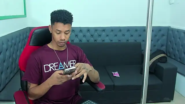 Snapshot of Hottwinkguys chatting on 03/19/25, 01:40 Hottwinkguys online show from 03/19/25, 01:40