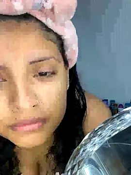 Snapshot of tati__22 chatting on 09/20/25, 04:08 tati 22 online show from 09/20/25, 04:08