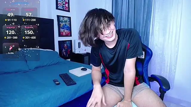 Snapshot of andyboy- chatting on 09/09/25, 11:15 andyboy- online show from 09/09/25, 11:15