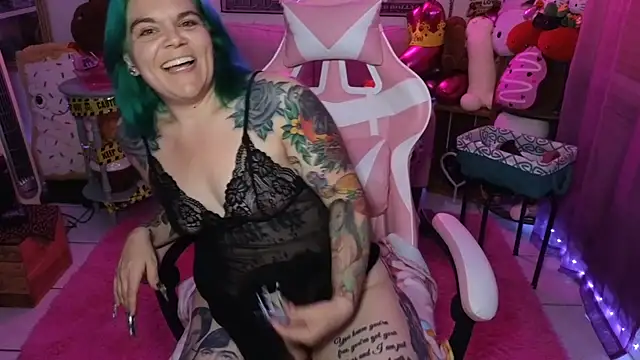 Snapshot of CherryBombBomb chatting on 09/28/25, 05:46 CherryBombBomb online show from 09/28/25, 05:46