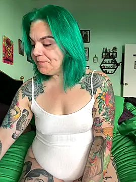 Snapshot of CherryBombBomb chatting on 10/09/25, 07:01 CherryBombBomb online show from 10/09/25, 07:01