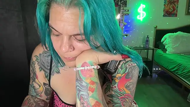 Snapshot of CherryBombBomb chatting on 11/03/25, 03:19 CherryBombBomb online show from 11/03/25, 03:19