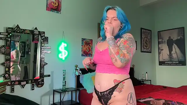 Snapshot of CherryBombBomb chatting on 12/03/25, 10:30 CherryBombBomb online show from 12/03/25, 10:30