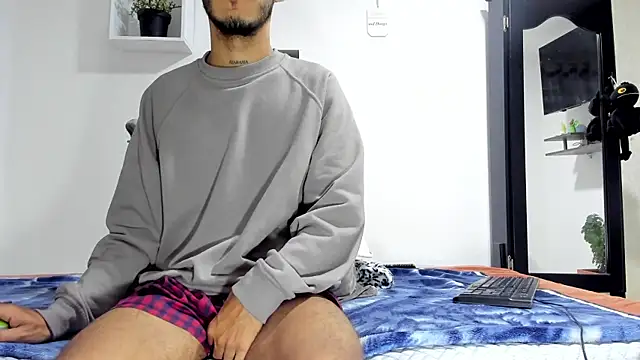 Snapshot of Aronxxs chatting on 01/10/25, 09:55 Aronxxs online show from 01/10/25, 09:55