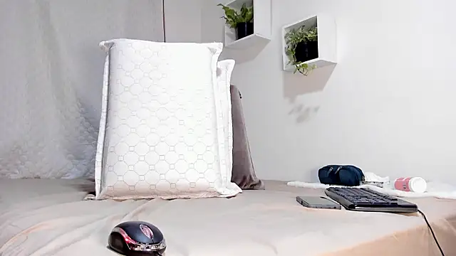 Snapshot of Aronxxs chatting on 02/24/25, 09:21 Aronxxs online show from 02/24/25, 09:21